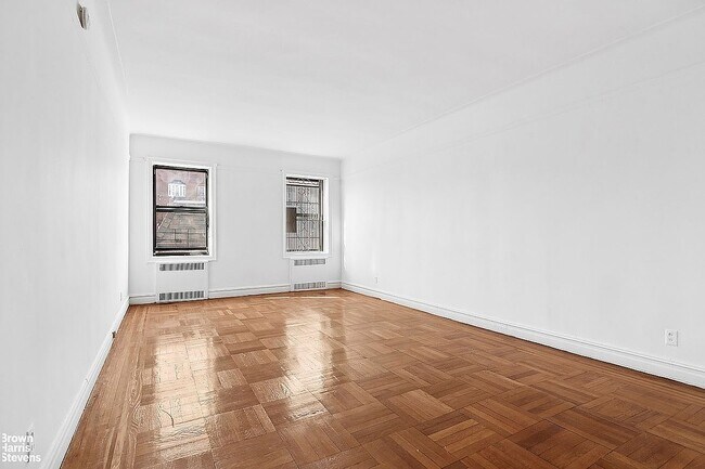 Foto del edificio - 35-30 73rd St