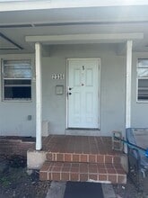 Building Photo - 611 S 24th Ave