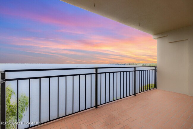 Foto del edificio - 2260 Front St