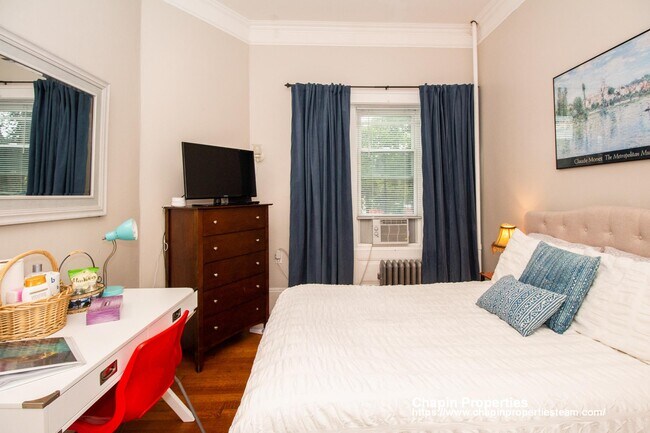 Foto del edificio - 1025 Beacon St