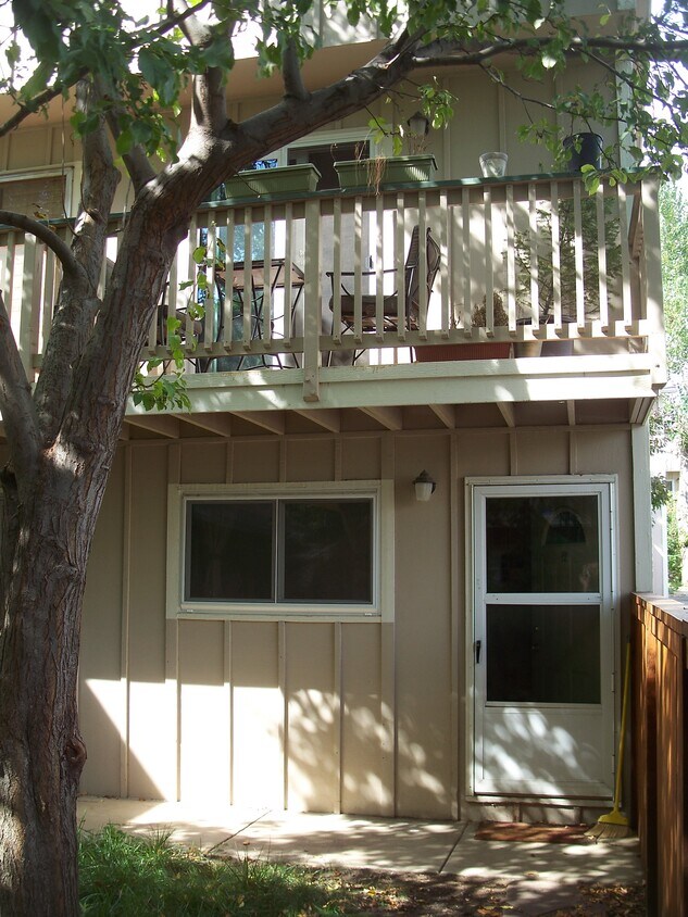 1607 Cottonwood Dr Unit 12, Louisville, CO 80027 Apartments in