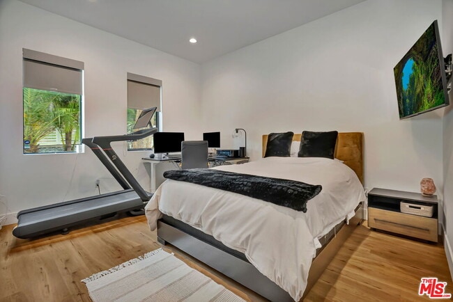 Foto del edificio - 18600 Cantara St