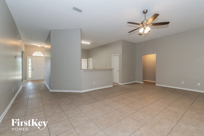 Foto del edificio - 7444 Lake Plantation Ln