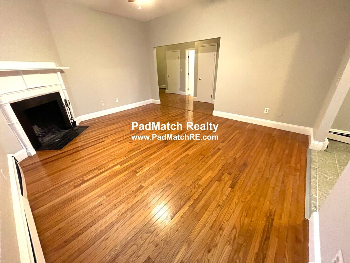 Foto principal - 14 Stearns Rd