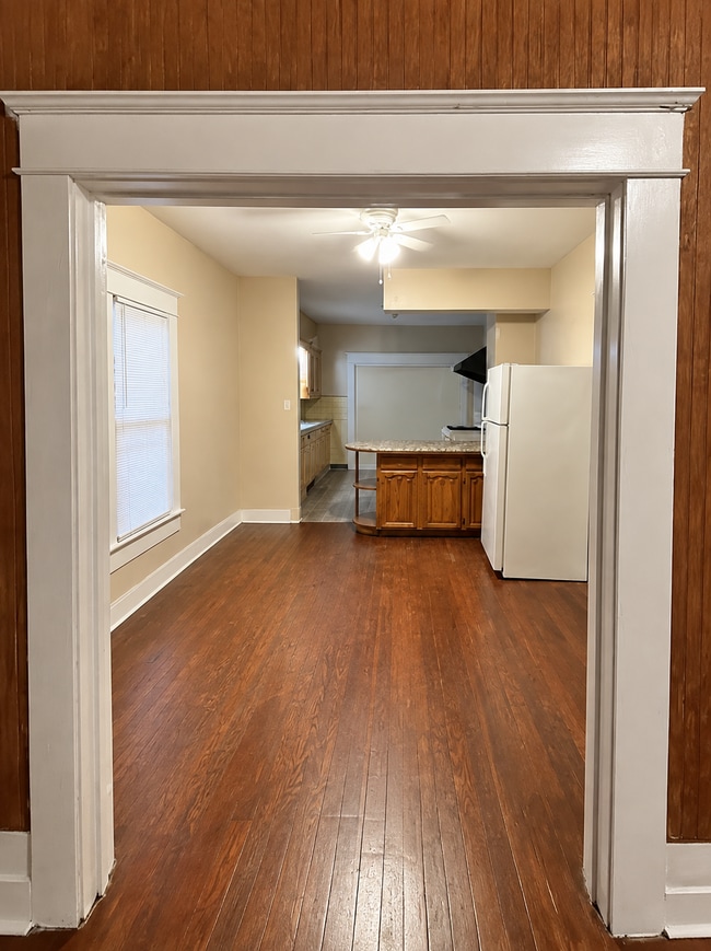 Building Photo - 314 N Nueces
