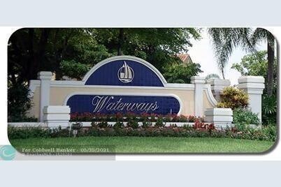 Foto del edificio - 4768 SW 14th Ct