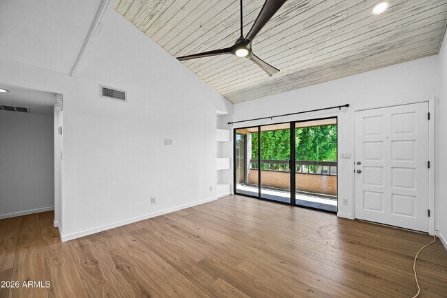 Foto del edificio - 5998 N 78th St