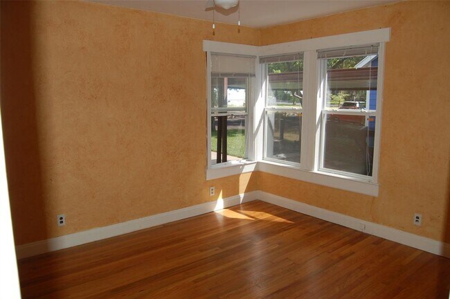 Foto del edificio - 4704 Evans Ave