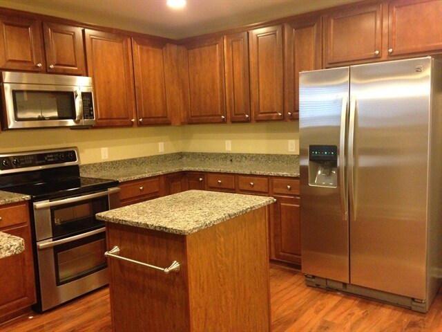 Building Photo - 441 Lions Den Drive