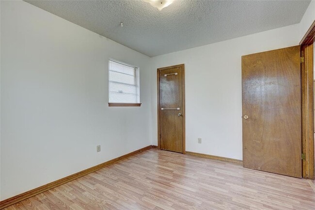 Building Photo - 1308 NE 25th St