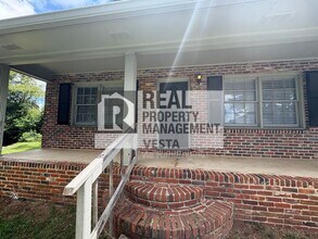 Building Photo - 406 Russell Pkwy