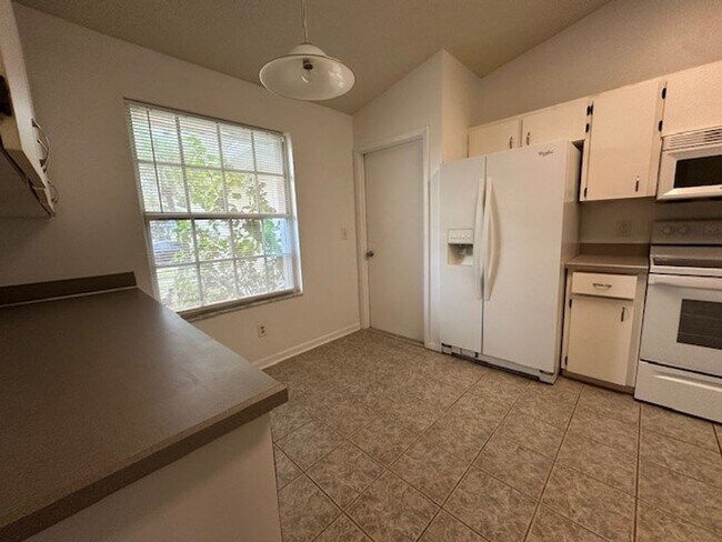 Building Photo - 3373 Fan Palm Blvd