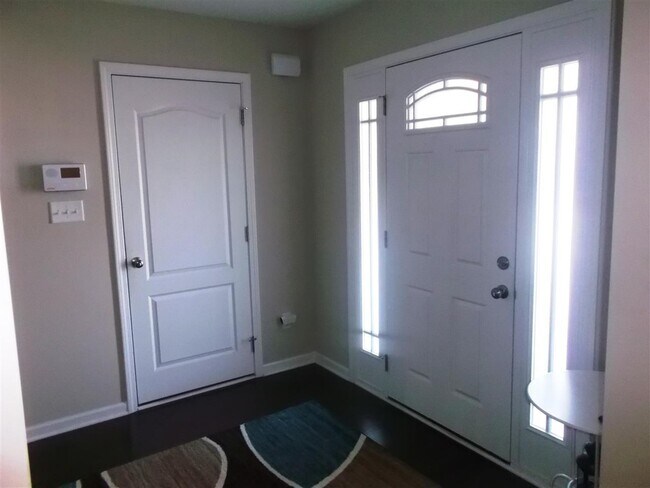 Building Photo - 901 Merlin Ct