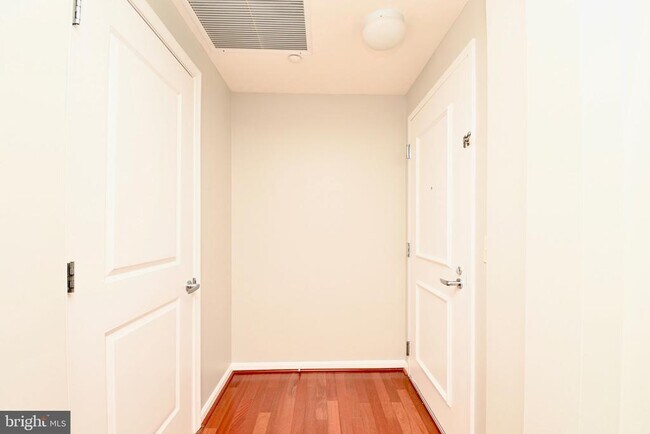 Foto del edificio - 2720 S Arlington Mill Dr