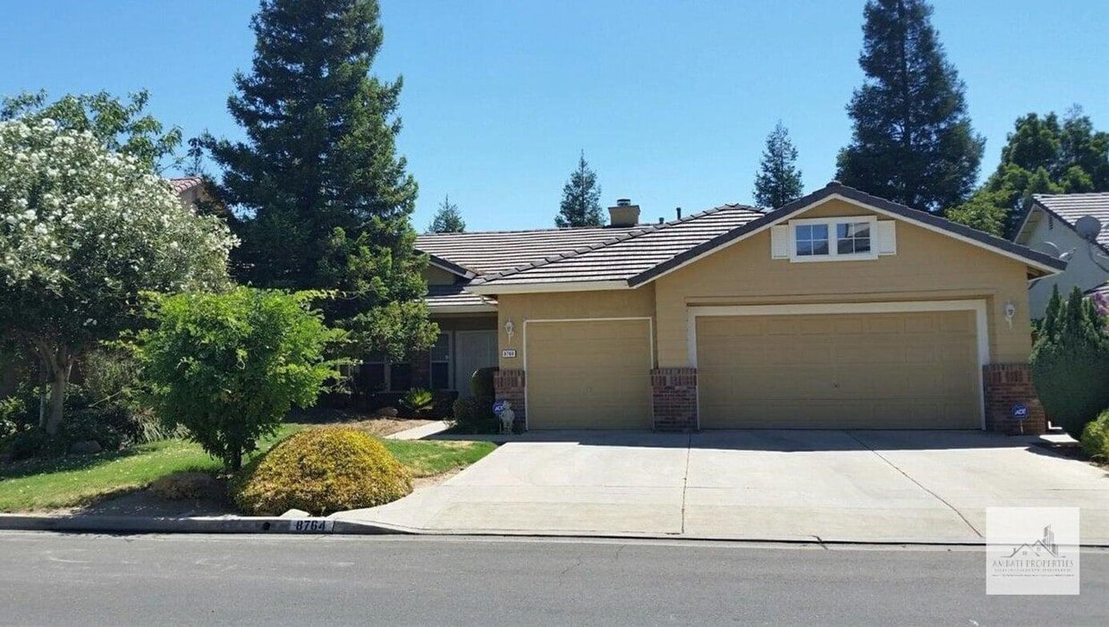 Primary Photo - Lovely 3 Bedroom Northeast Fresno Home in ...