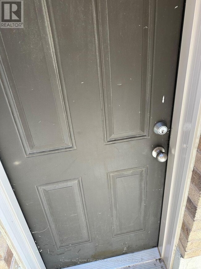 Building Photo - 579 Windfields Farm Dr W