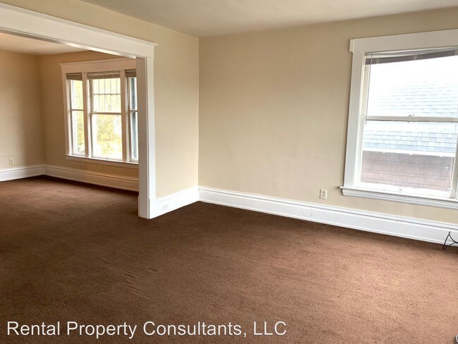 Building Photo - 1036 Lafayette Ave NE