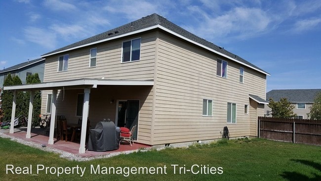Building Photo - 4904 Monrovia Ln