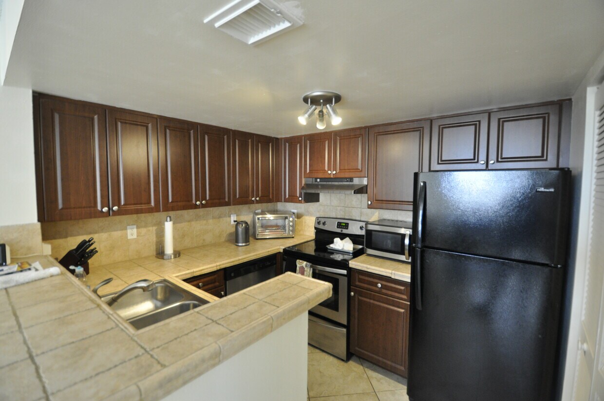 Foto principal - 1727 Village Blvd