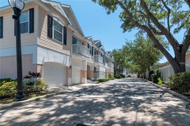 Foto del edificio - 987 Wellington Ct