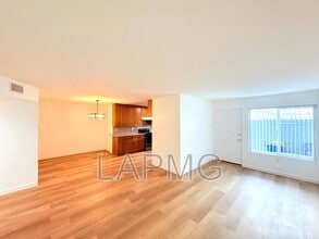 Building Photo - 1059 Western Ave