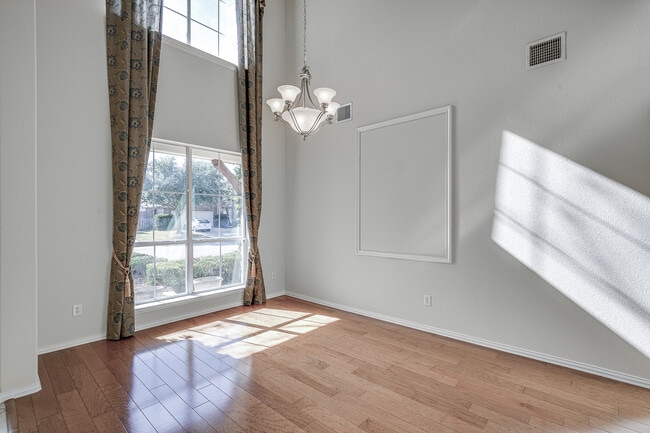 Building Photo - 3416 Ballard Dr