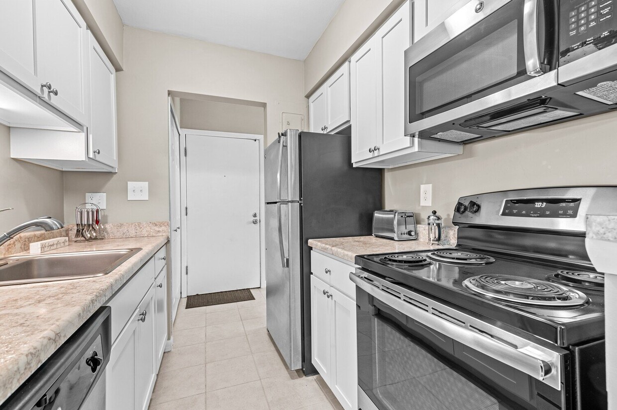 Foto principal - Apple Ridge Apartments - Livonia, MI