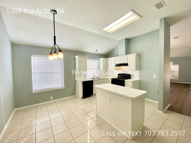 Building Photo - 5309 Rio Altos Dr