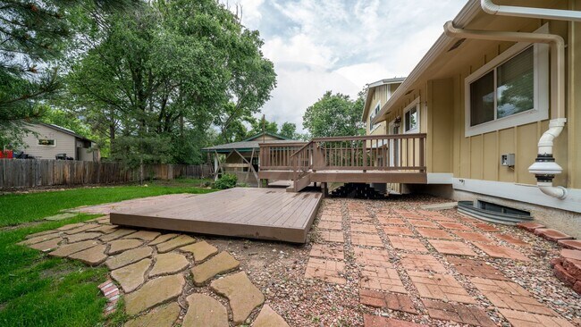 Foto del edificio - Beautiful Four Bedroom Home Near Broadmoor Bluffs
