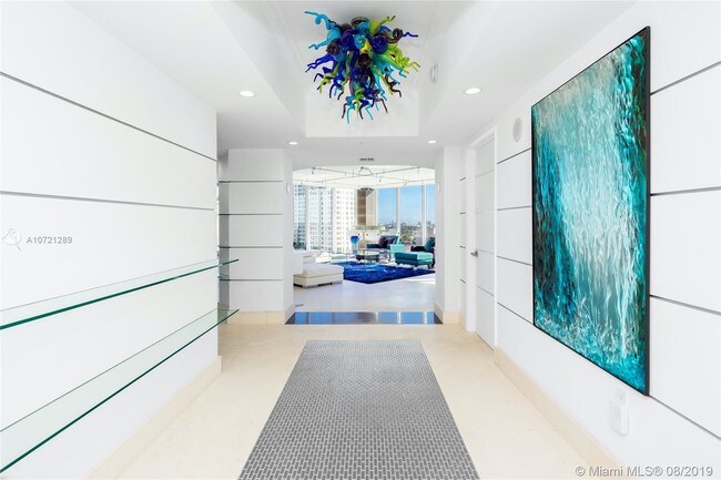 Building Photo - 333 Las Olas Way