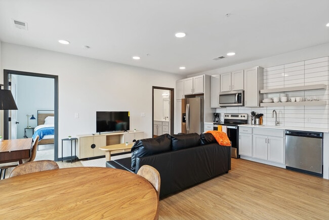 Building Photo - 423 E Michigan St