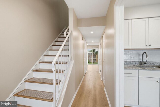 Building Photo - 12120 Stoneford Dr