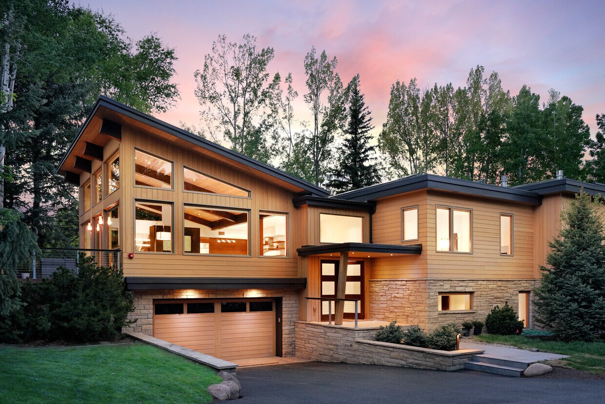 Foto principal - 745 Castle Creek Dr