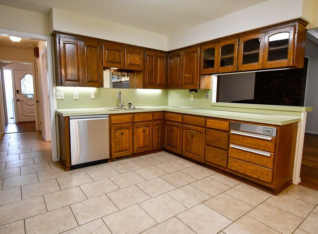 Foto del edificio - Charming 3-Bedroom Home in the Warrenton N...