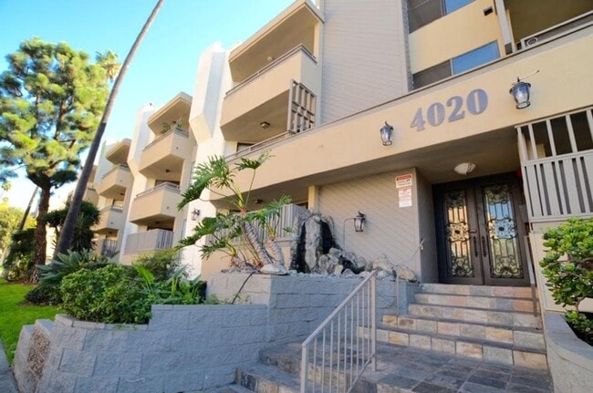 Building Photo - 5th Street Apartments- Luxurious Bedrooms ...