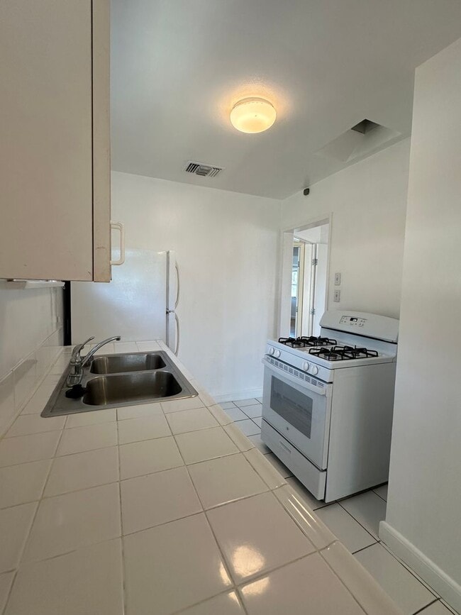 Foto del edificio - 3981 Falcon St