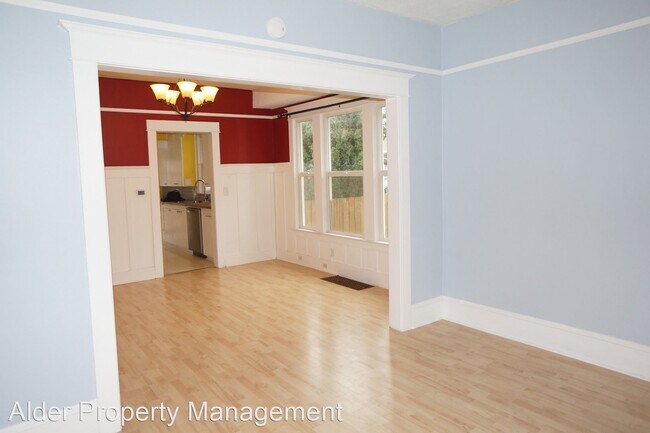 Building Photo - 2 br, 1 bath House - 7942 N. Courtenay Ave