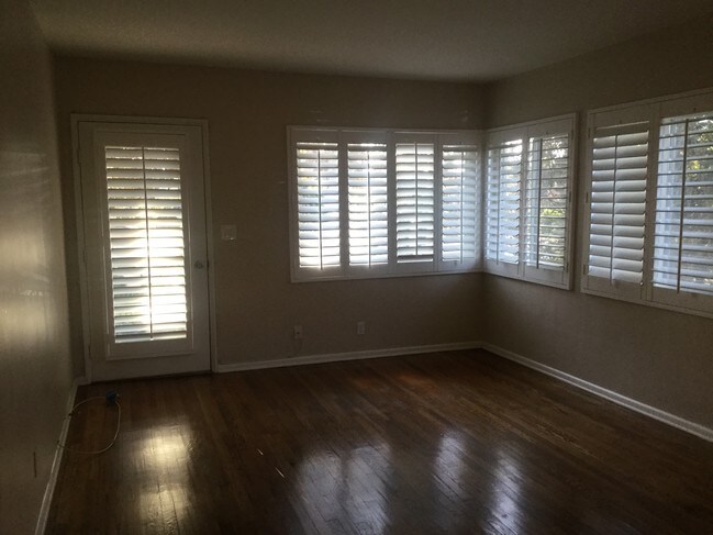 Foto del edificio - 1624 W Alameda Ave