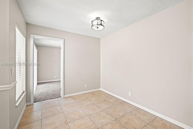 Foto del edificio - 1542 N Lawnwood Cir