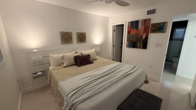 Bedroom - 151 N Orlando Ave