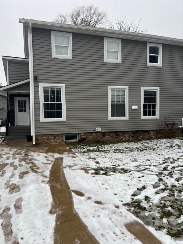 16 Barnes St Unit A, Phoenix, NY 13135 Room for Rent in Phoenix, NY