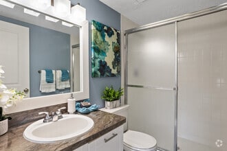 2BR, 2BA - 1200SF - Bathroom - Rosemont Royal Palm