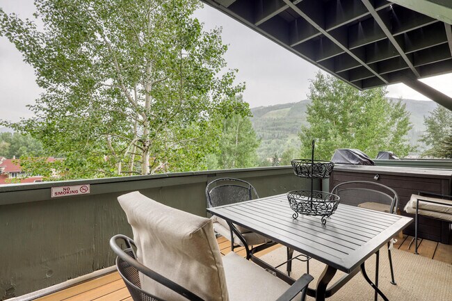 Building Photo - 1063 Vail View Dr