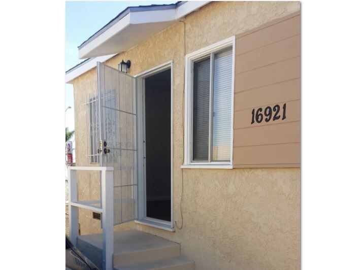 16921 Hawthorne Blvd, Lawndale, CA 90260 Townhome Rentals in Lawndale