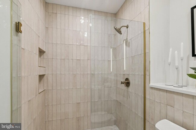Building Photo - 30 W Allens Ln