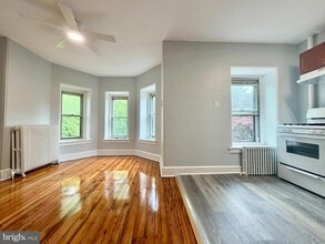 Building Photo - 146 Sumac St
