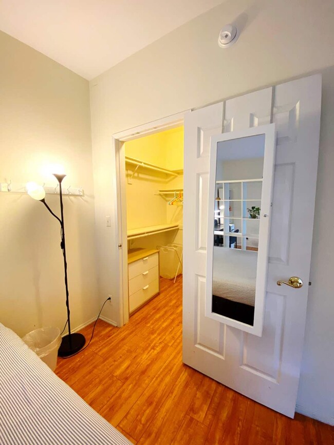 Building Photo - 1620 S Bentley Ave