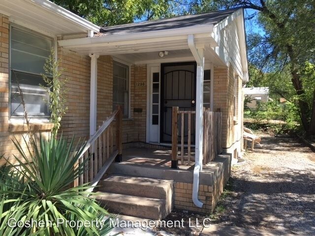 Primary Photo - 1248 N Volutsia St
