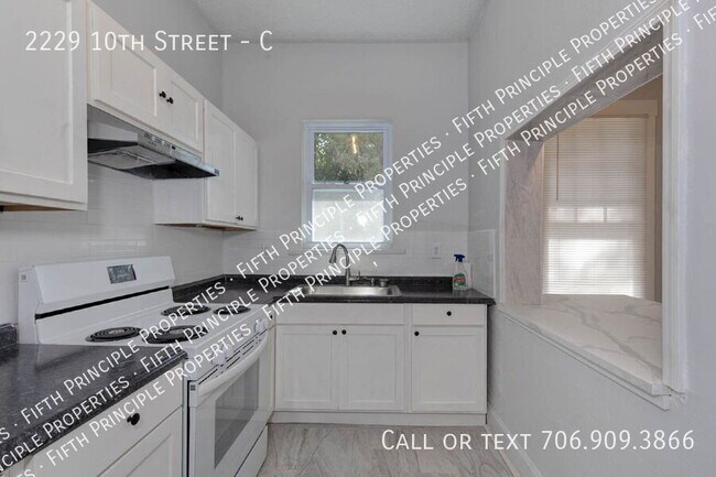 Building Photo - 2229 10th St
