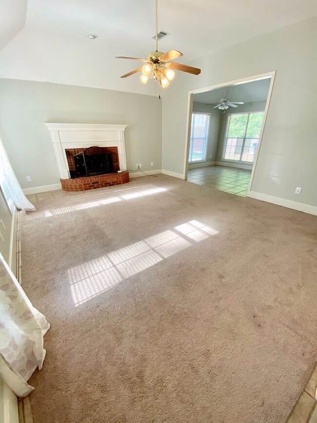 Building Photo - 3/2 for rent in Highland Ridge of Madison!